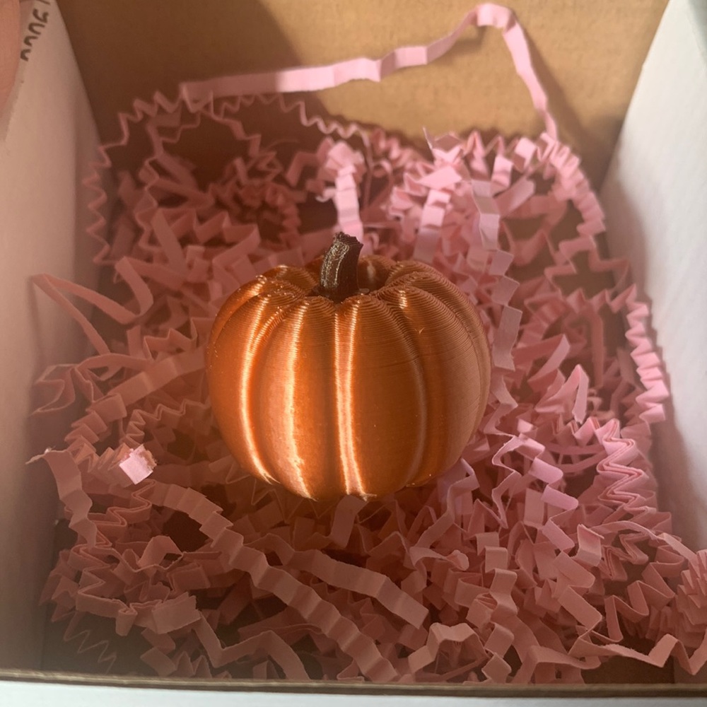 The fawn doe pumpkin straw topper